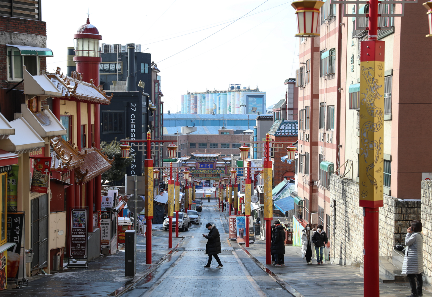全球连线海外人士关注中国两会