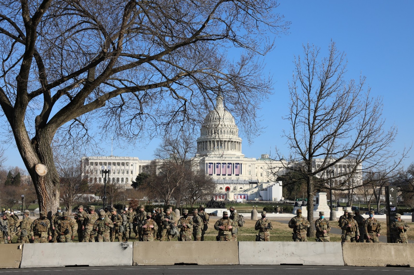 训练、休息、旅游：华盛顿国会大厦里的美国国民警卫队 - 2021年1月14日, 俄罗斯卫星通讯社