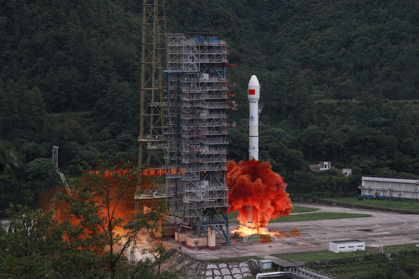 关注西昌卫星发射中心二号塔架破百①100次大凉山山谷中矗立的传奇