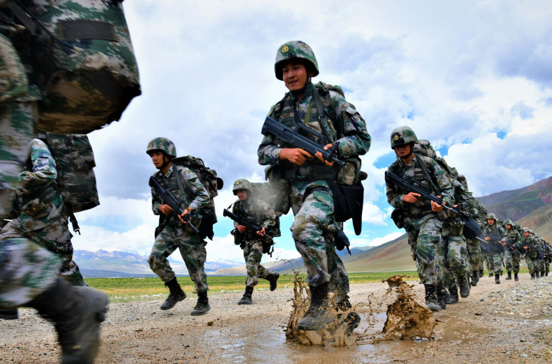 海拔4500多米官兵野营拉练大片来袭