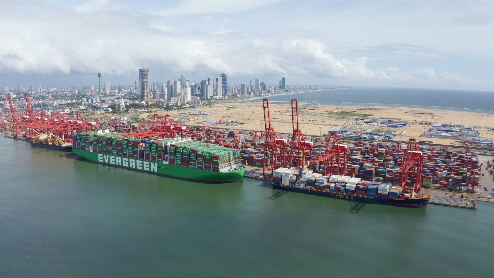 斯里兰卡员工我见证了两个中斯合营港口成功故事