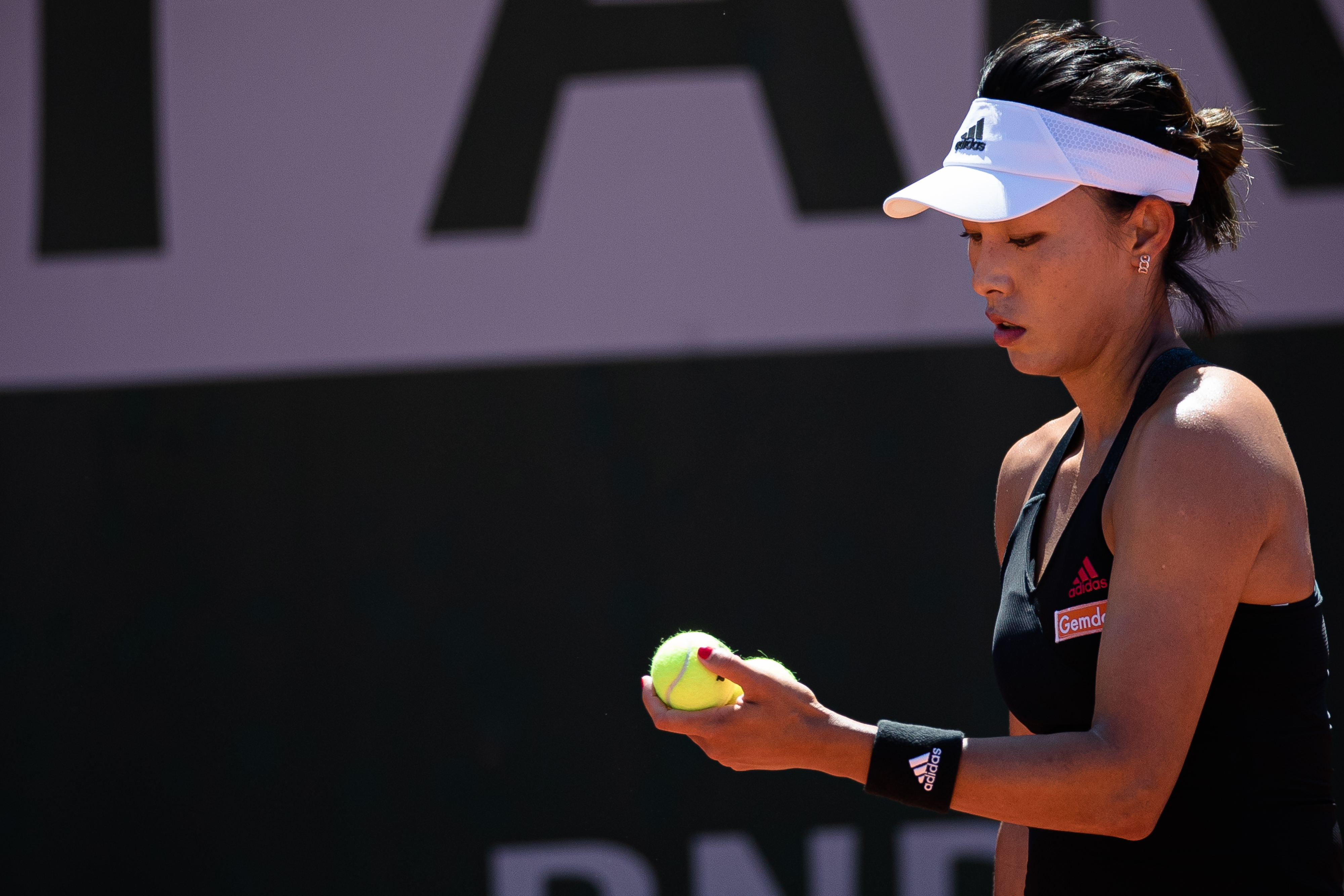 翻开2021年赛历,王蔷参加的首站比赛是1月初在阿联酋举行的阿布扎比