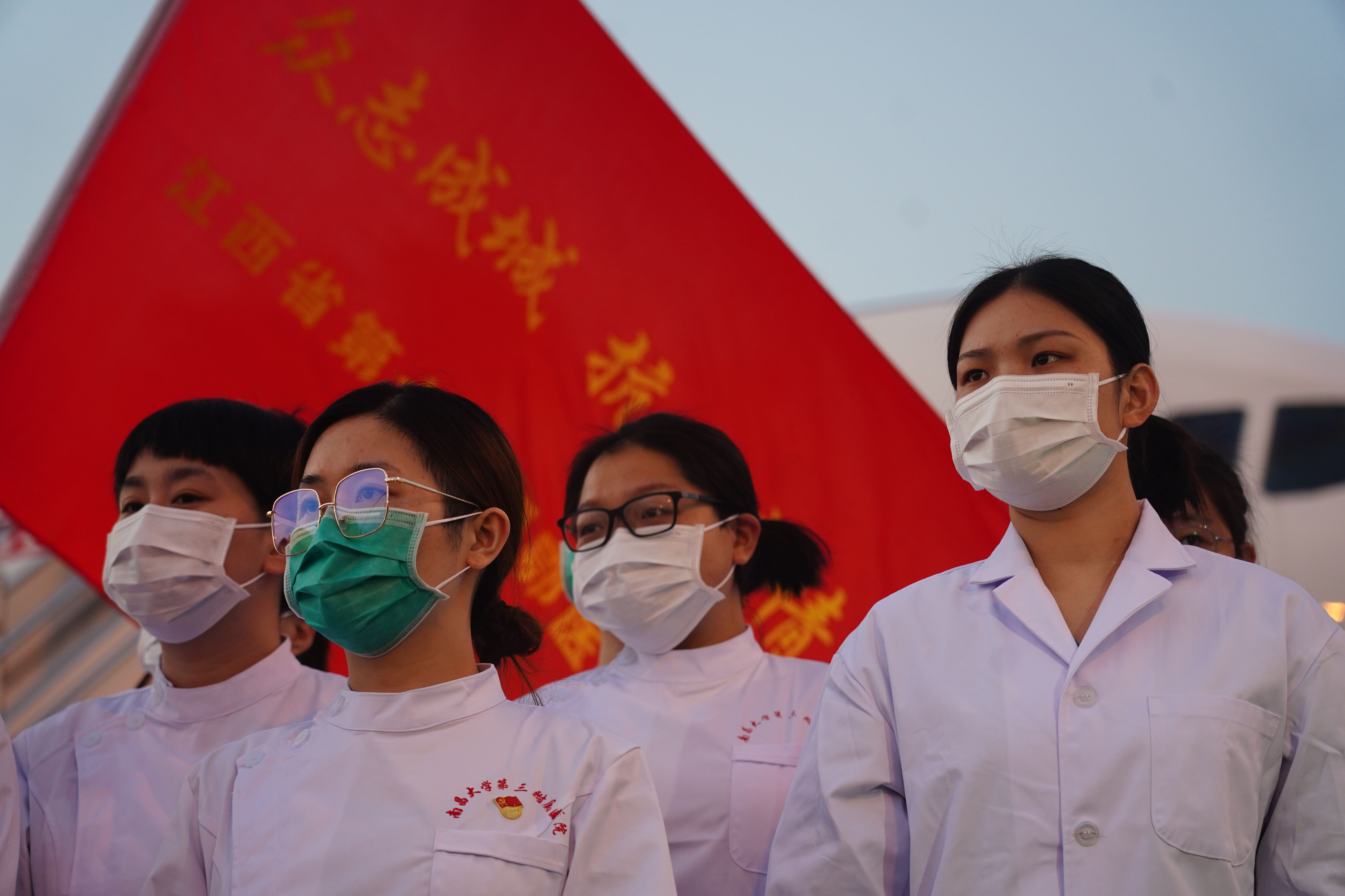 江西第七批援鄂医疗队顺利返昌