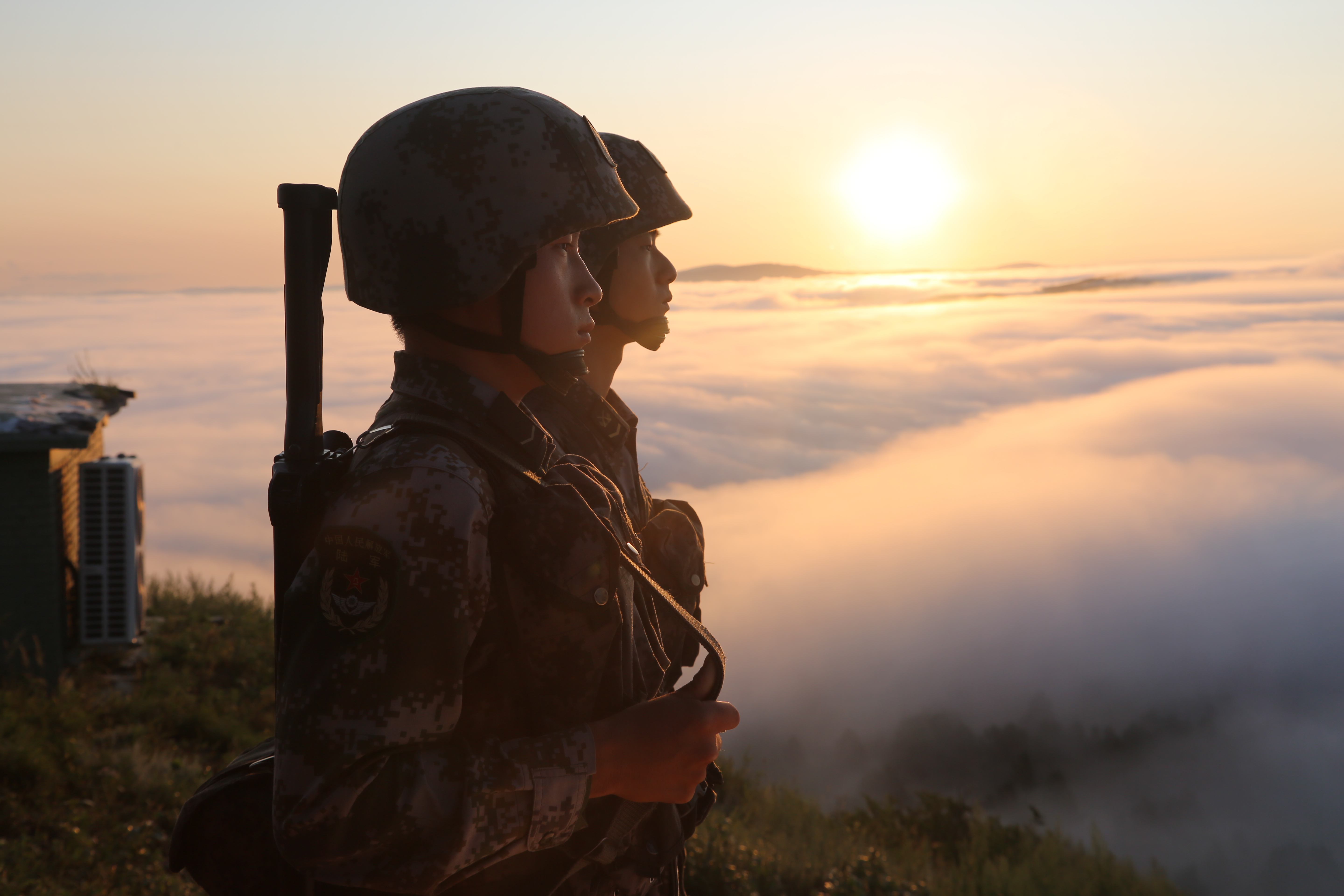 李小健 摄什么是戍边军人的青春?