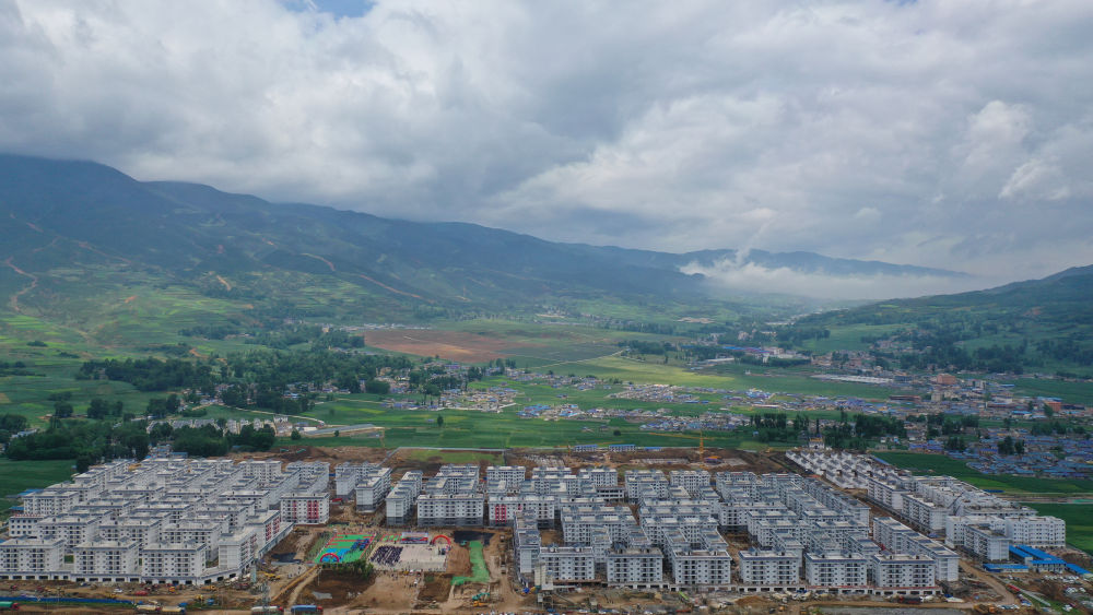 四川布拖县城集中安置点抽签分房