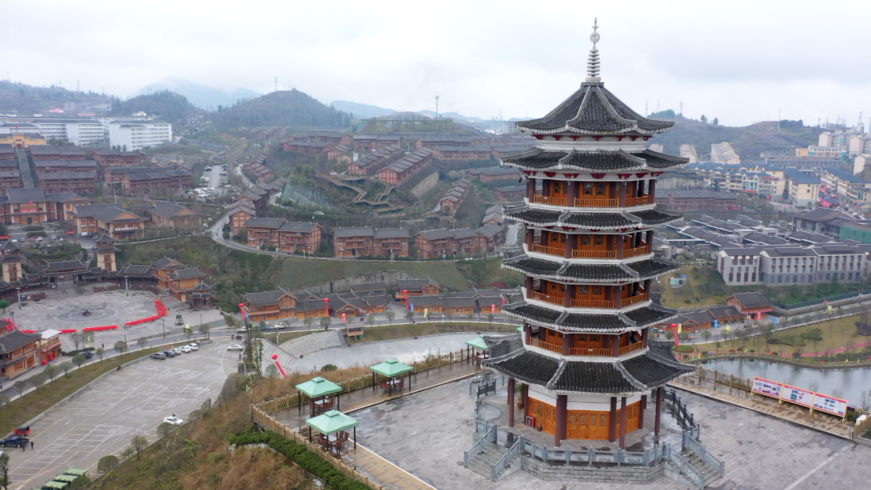 寻找答案在这个曾经是全国贫困人口最多的省份"洋记者"海伦·本特利来