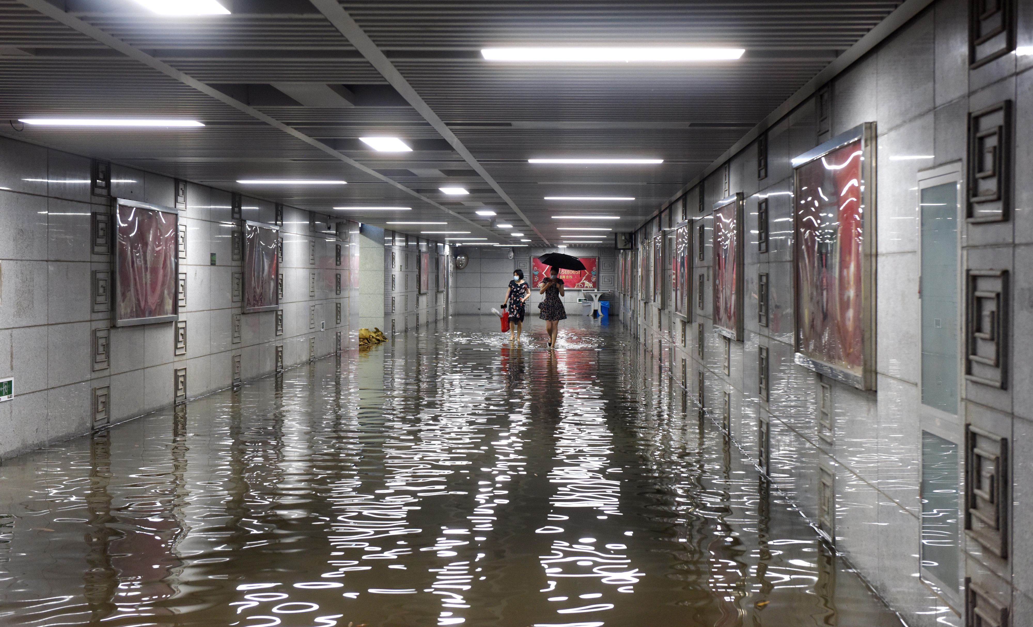 武汉暴雨中心图片