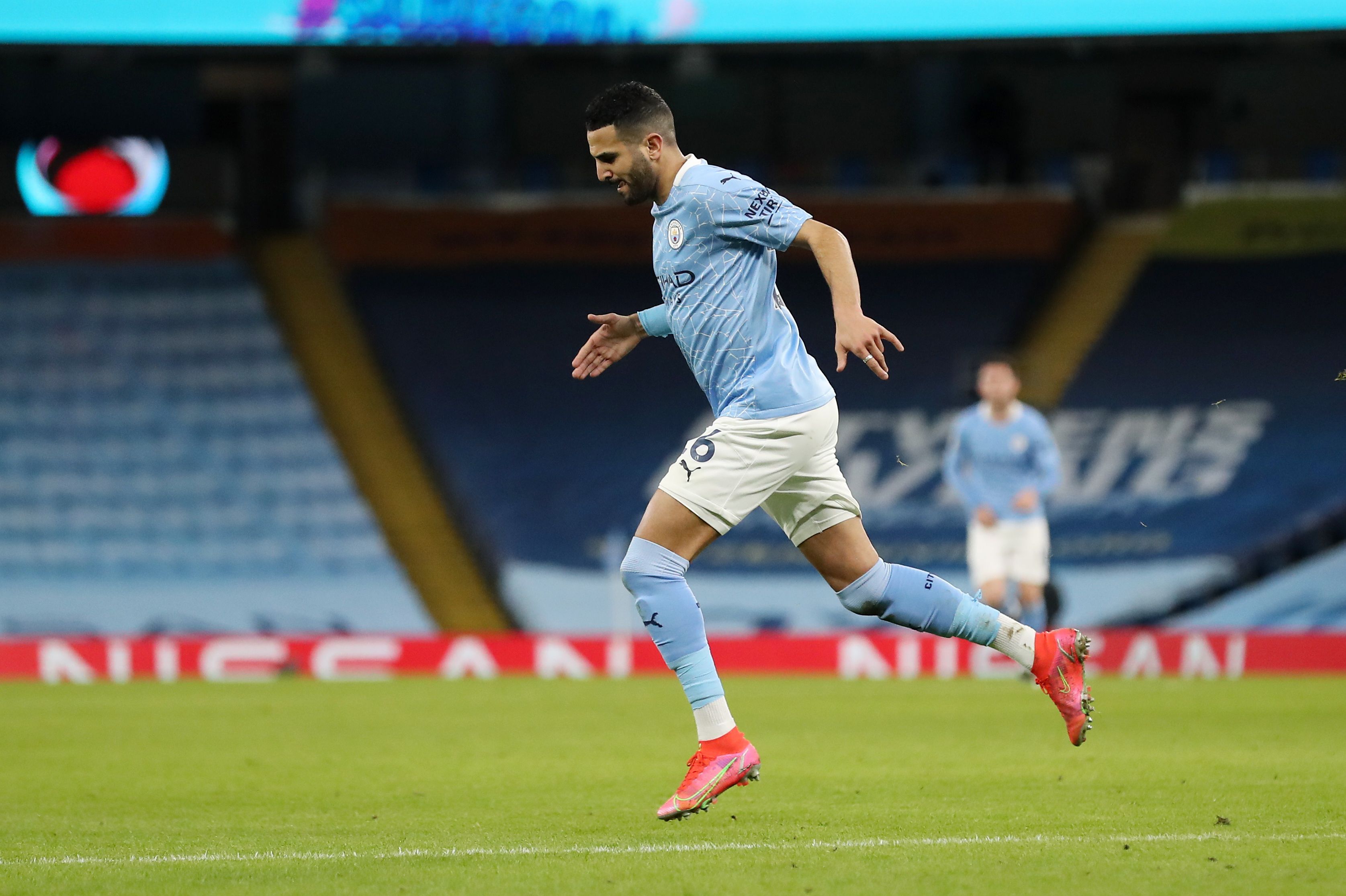 英超马赫雷斯爆发曼城大胜南安