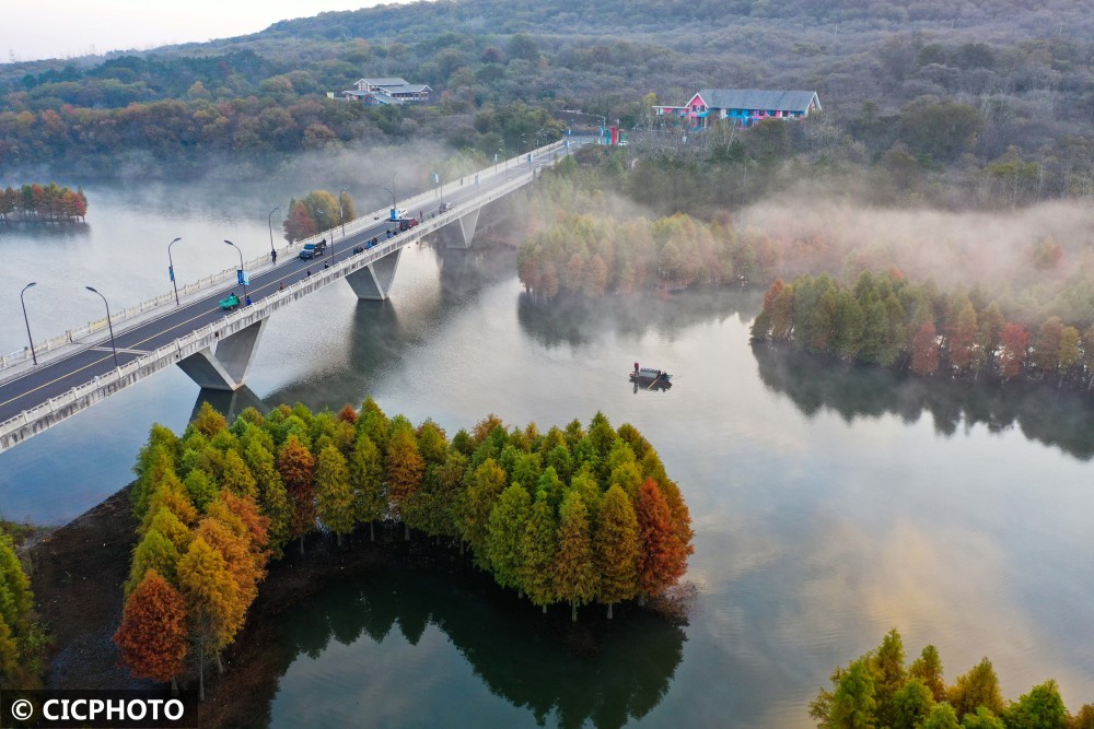 江苏盱眙初冬天泉湖时景