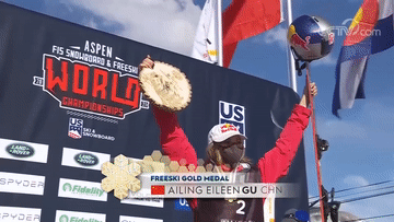 冠军收藏家"在刚刚结束的自由式滑雪世锦赛上谷爱凌"复刻"了一个多月