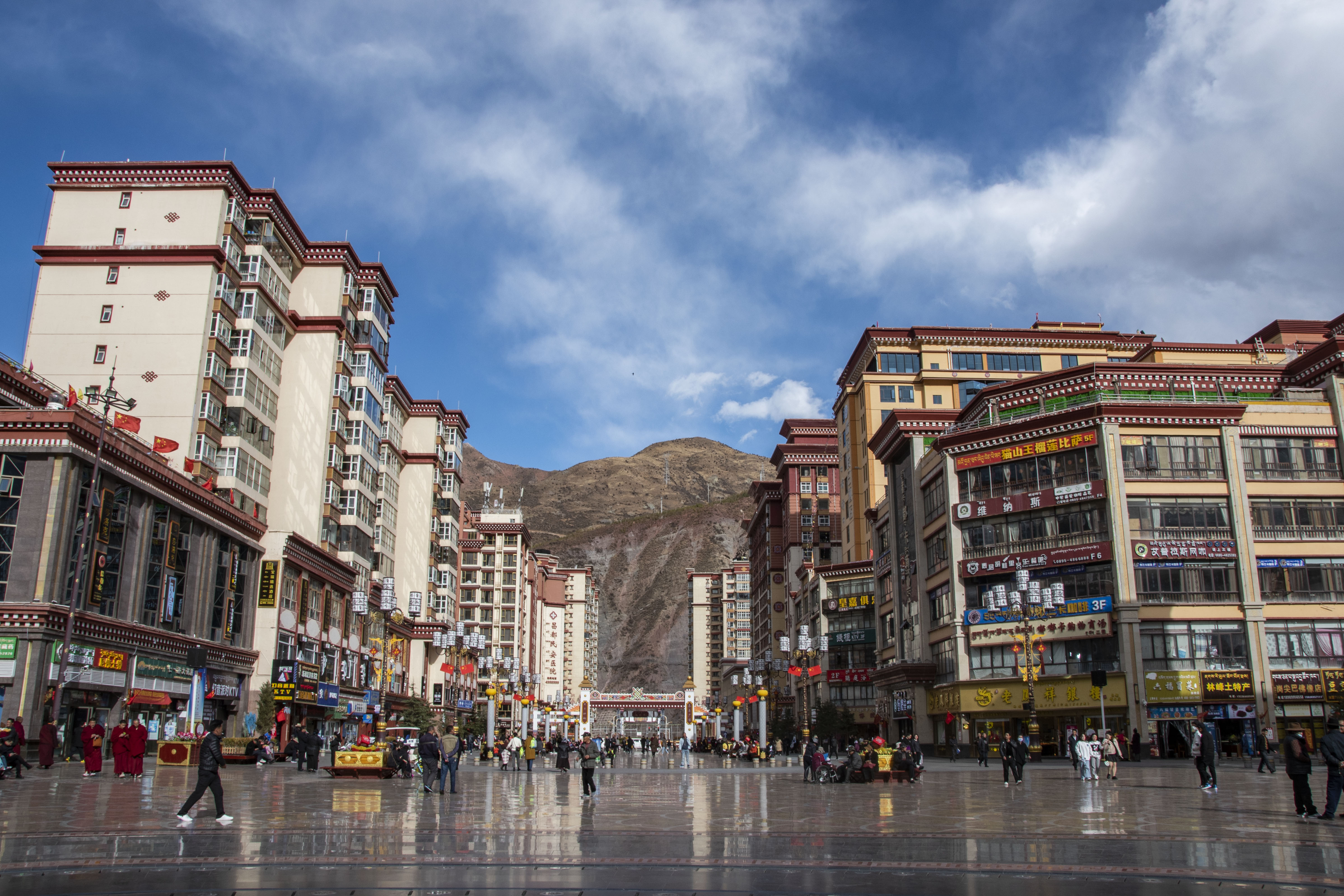 重走天路看变迁丨深山峡谷崛起现代新城藏东明珠昌都变迁记