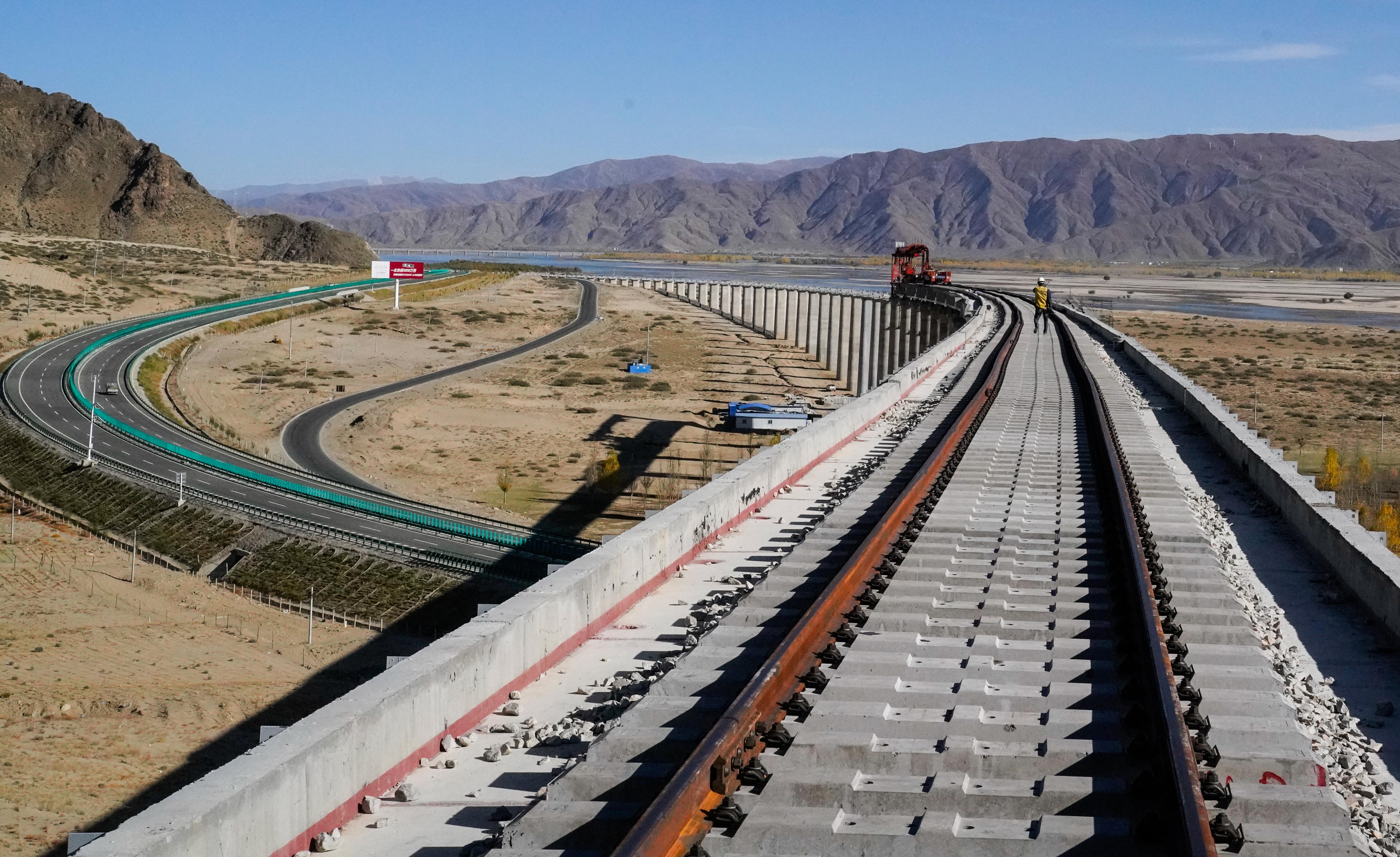 宝藏故事从唐蕃古道到川藏铁路透视进藏天路千年之变