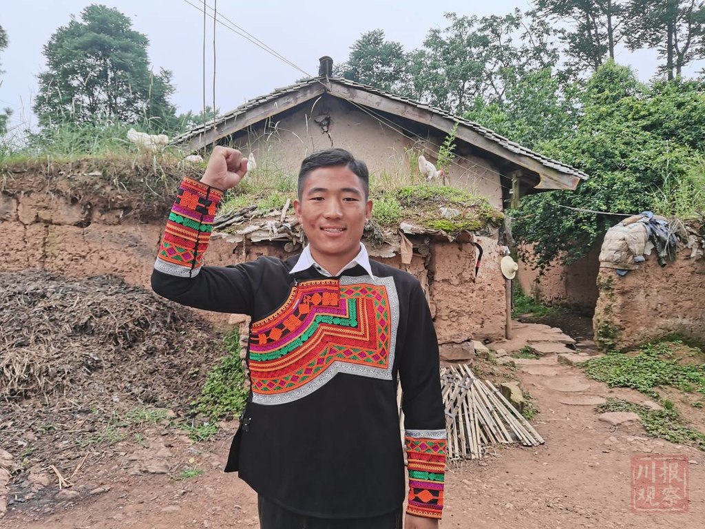 15岁读小学今年考上本科大凉山励志贫困生沙漠的尽头是绿洲