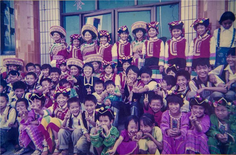 希望之光張桂梅的故事_張桂梅希望學(xué)生長大_張桂梅希望學(xué)生長大來接班4