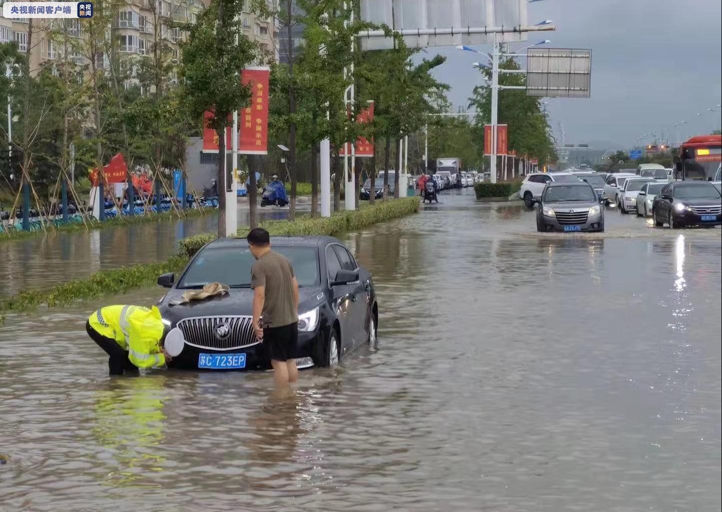 江苏徐州发布暴雨橙色预警早高峰城区多处路段积水