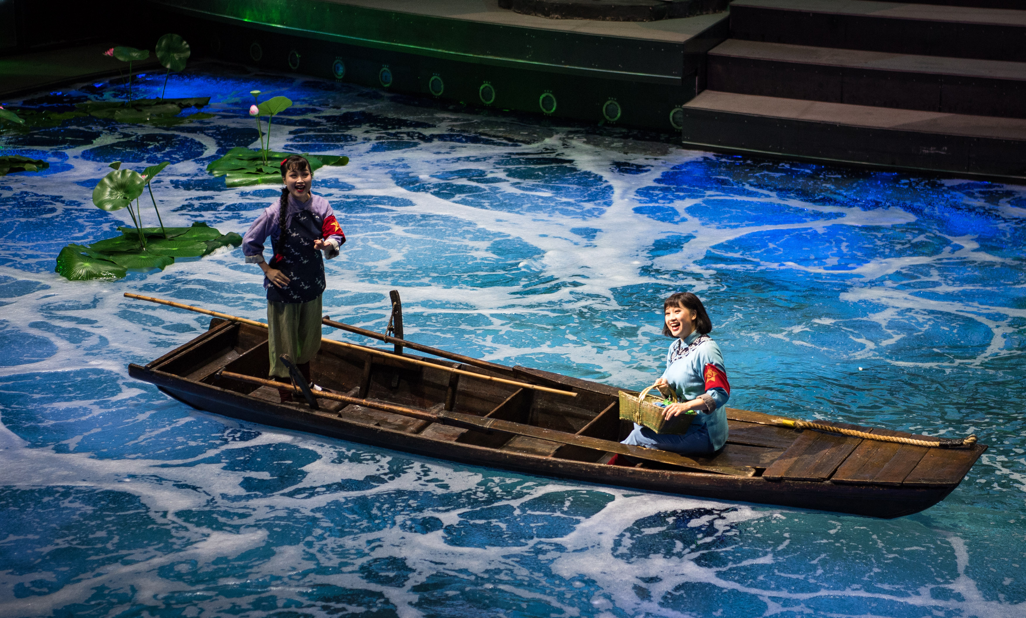 科技版洪湖赤卫队在水舞台上演