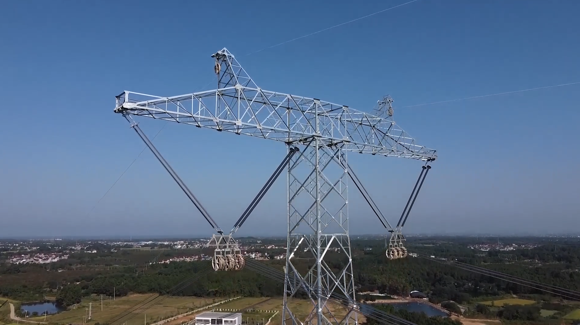 白鹤滩江苏800千伏特高压直流输电工程南京段贯通