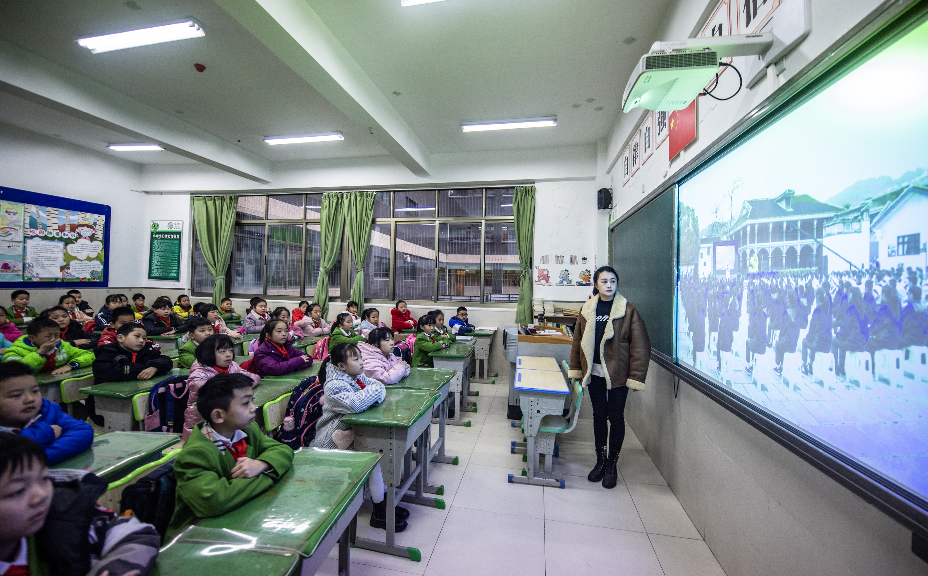 贵阳芳草地学校图片