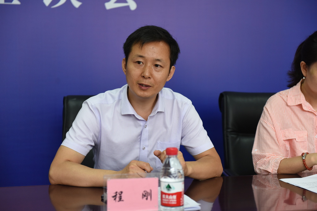 委举办的疫情防控专家科普座谈会上,省疾控中心健康教育所所长程刚说