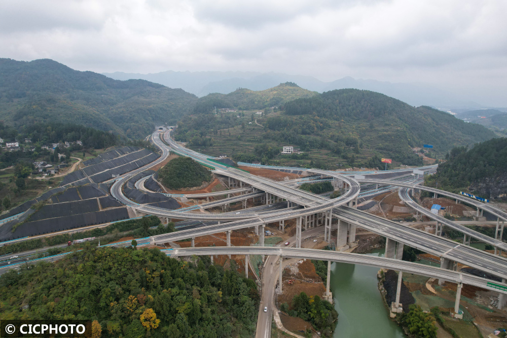 贵州湄石高速正式通车