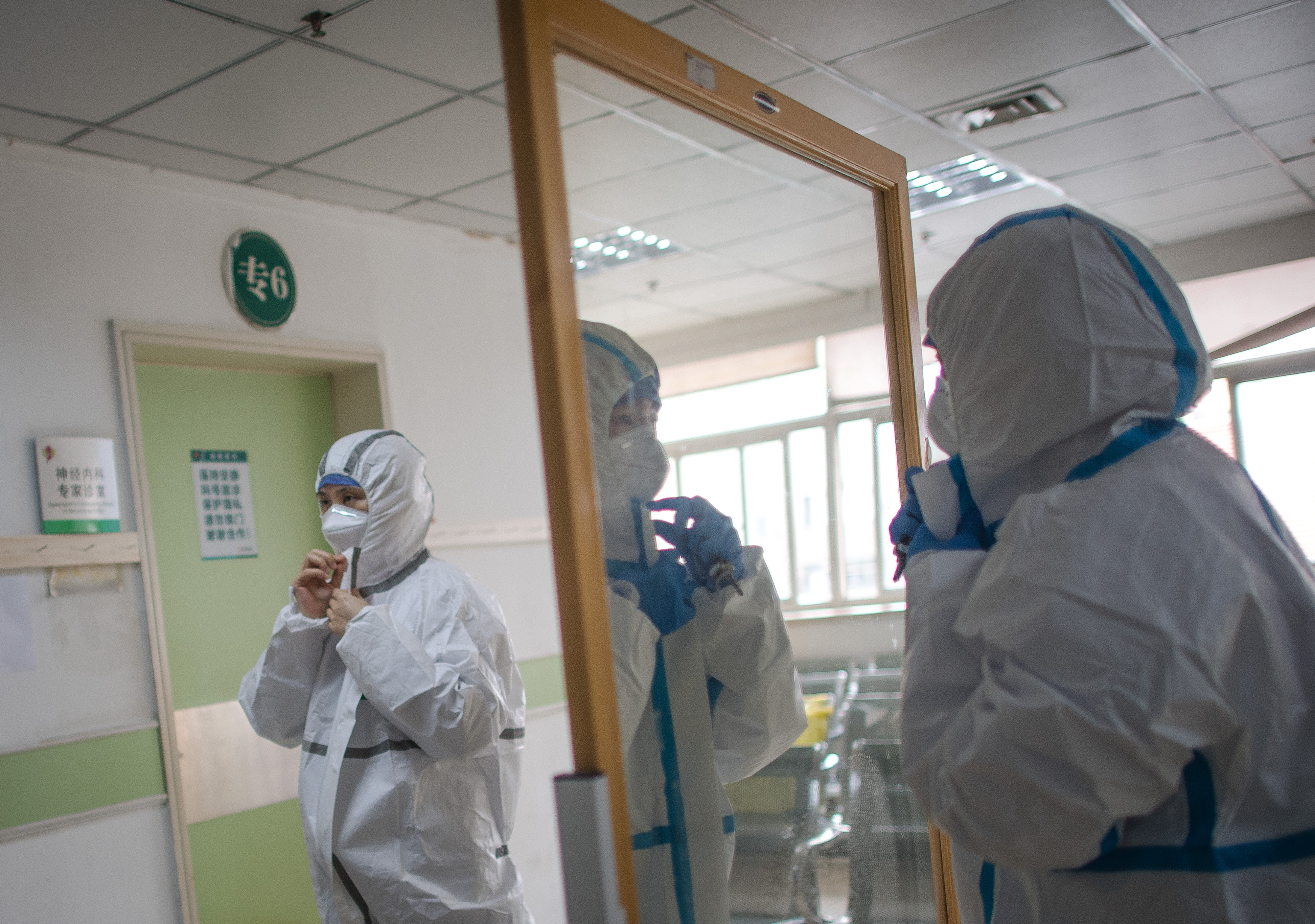 武汉白衣天使的战疫影像