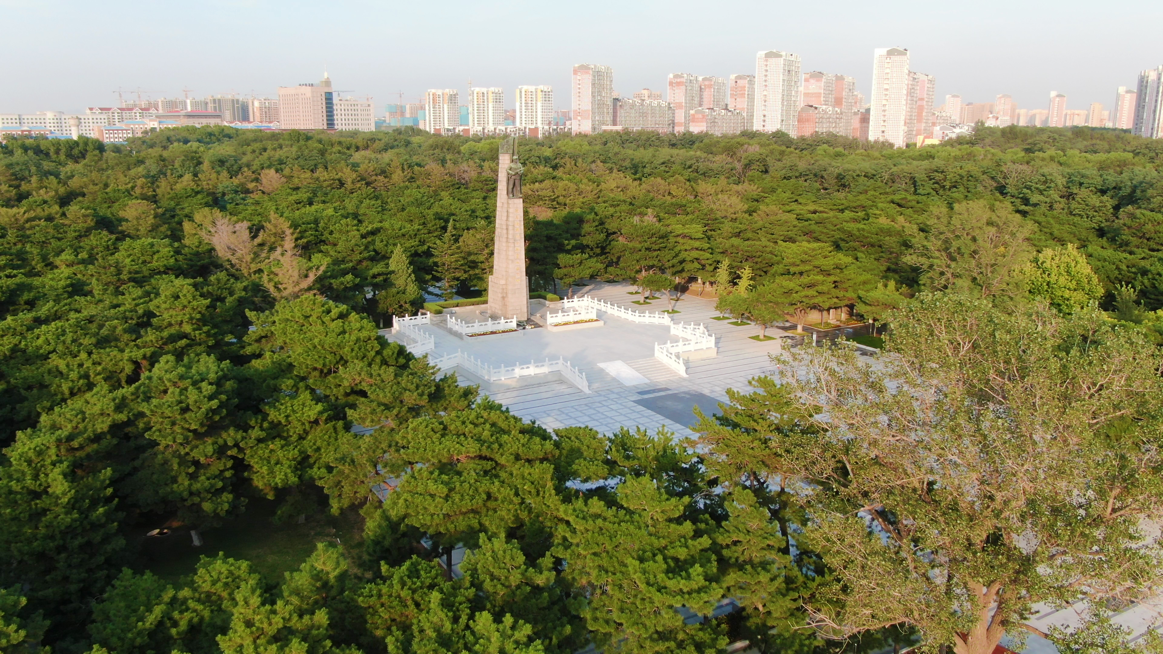 年9月,冉绪碧烈士的遗骸回到祖国怀抱,落葬于沈阳抗美援朝烈士陵园