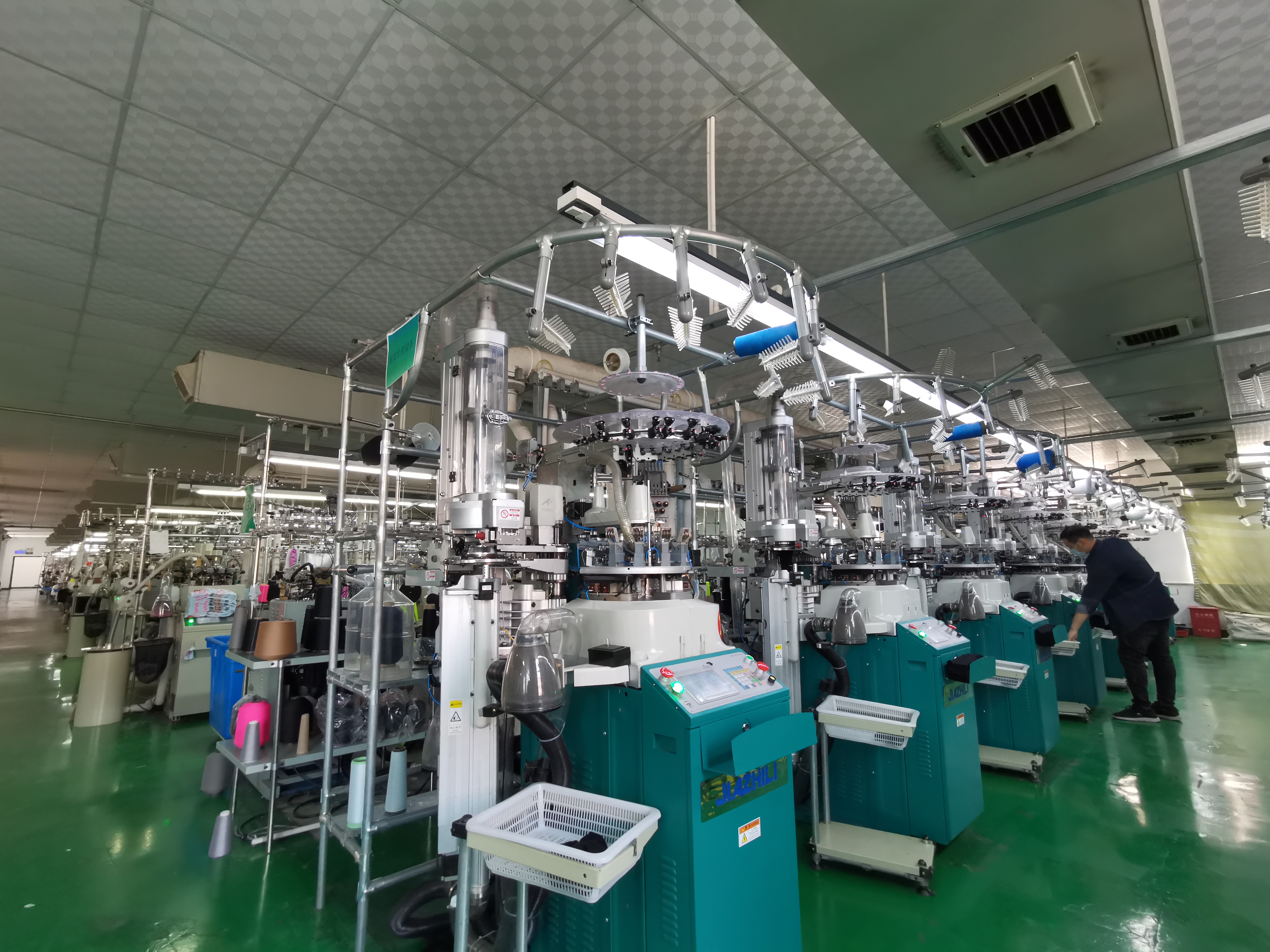 长三角袜业向智造升级