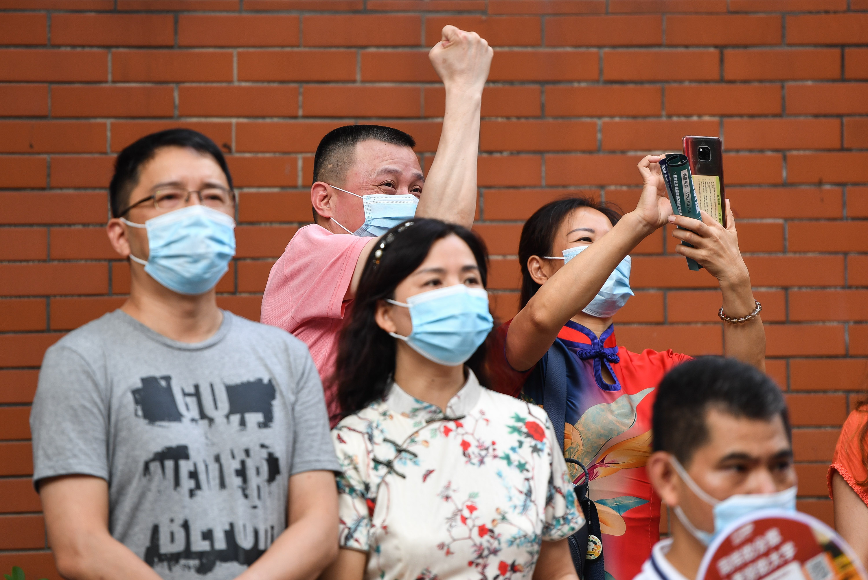 口罩下的考验中国千万考生经历疫情下的特殊高考