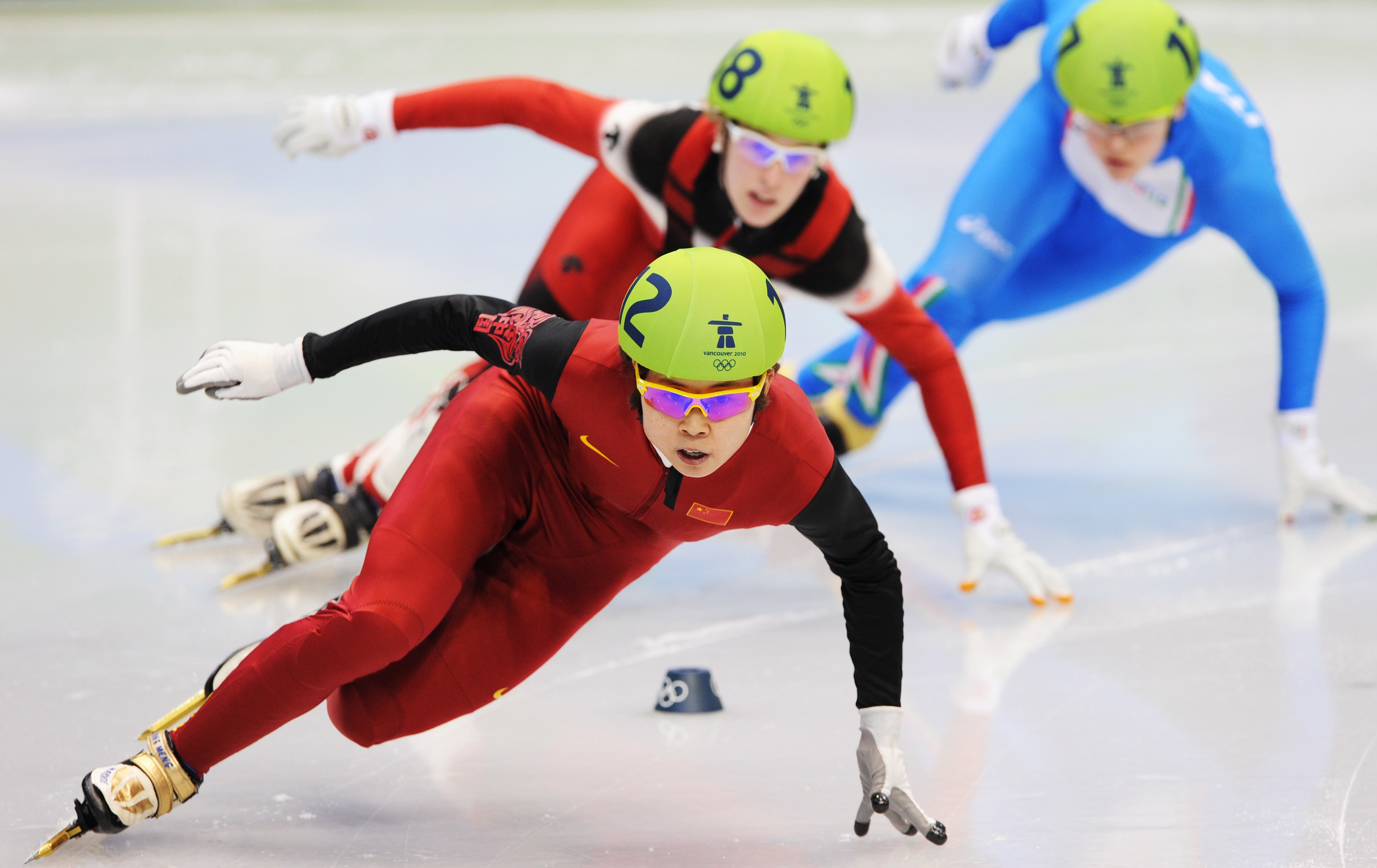 冬奥会金牌运动员图片
