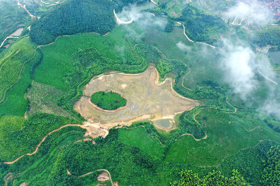 航拍武义大圆塘 干涸河床似油画