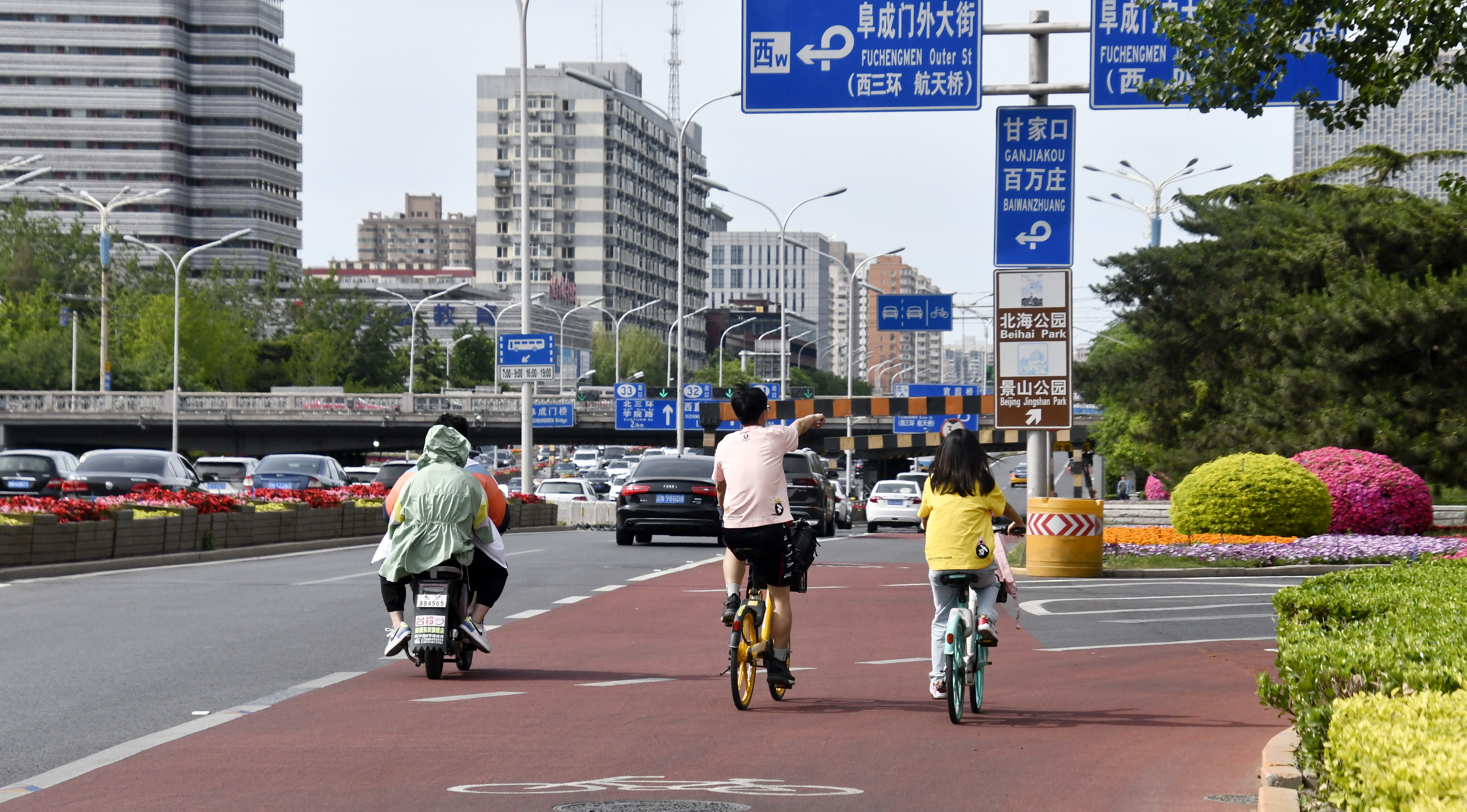 规划提出,慢行系统是城市交通战略的重要支撑,慢行交通将与轨道交通