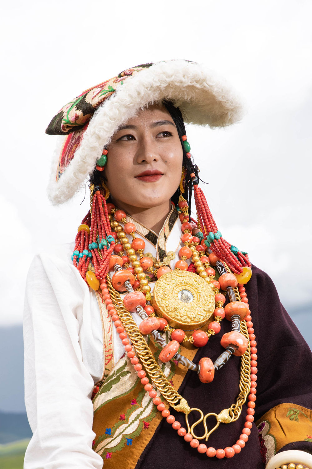 四川色达传统藏式和现代藏装秀