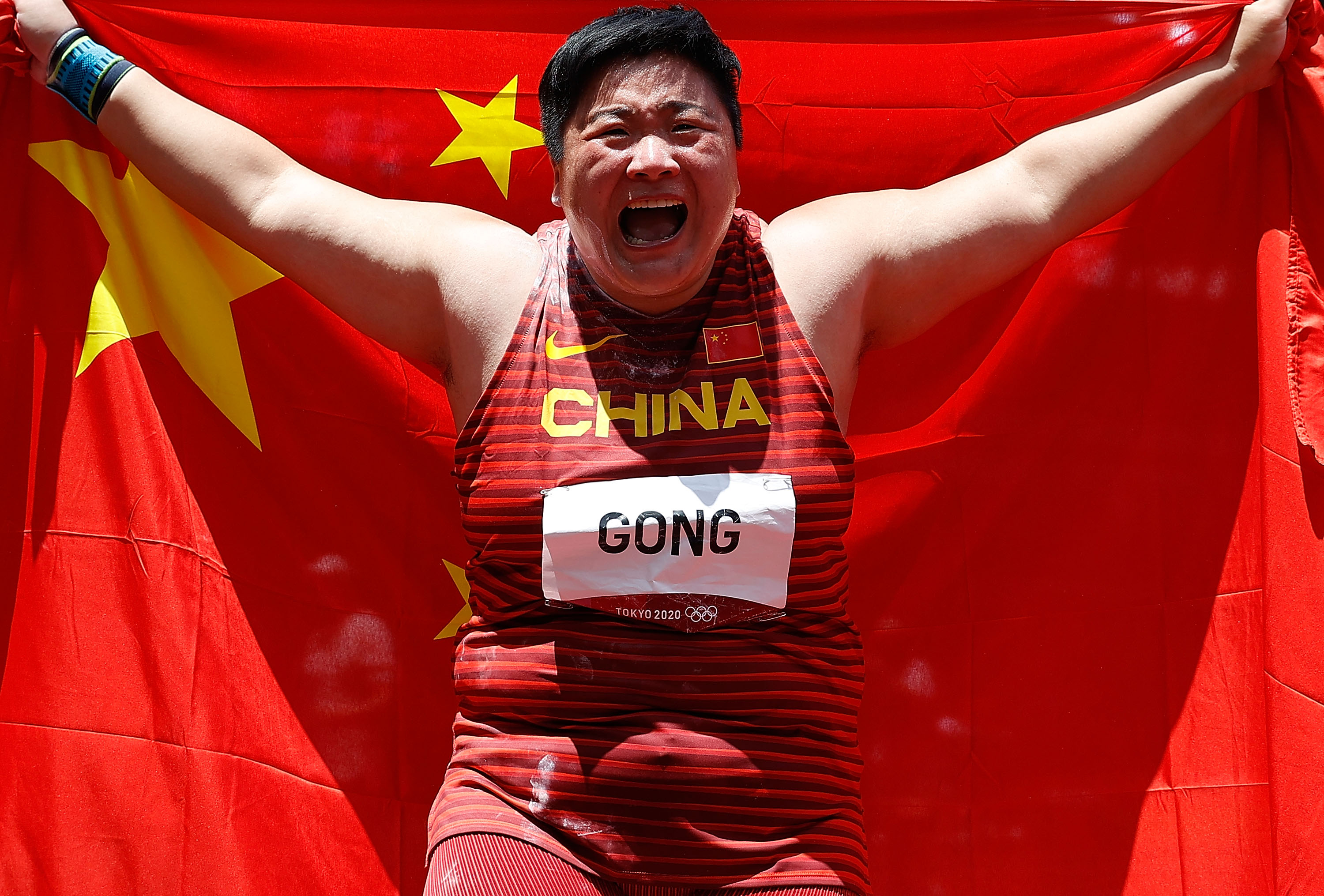 东京奥运会笑并泪巩立姣夺冠赛场上的那些金句