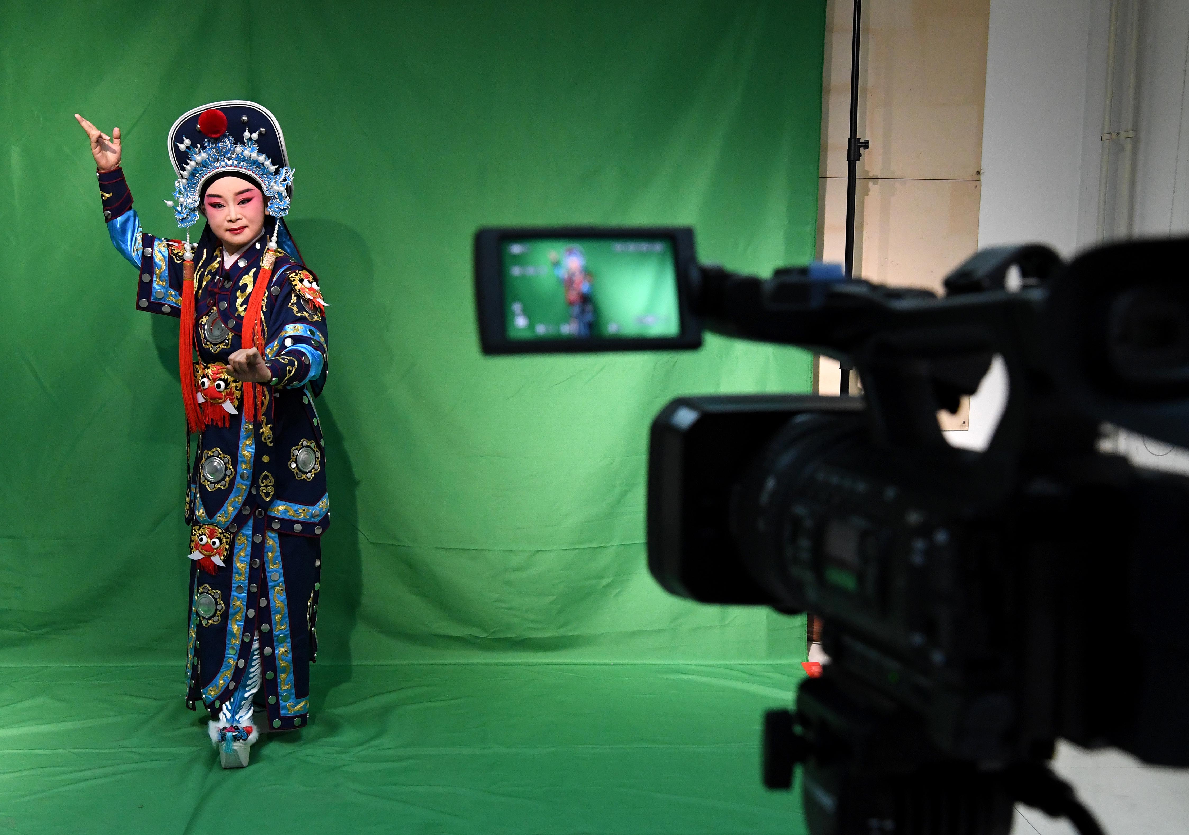 李金玲和她的豫剧云表演