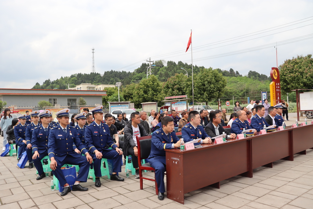 为群众办实事简阳消防将消防安全送进易地扶贫搬迁安置点