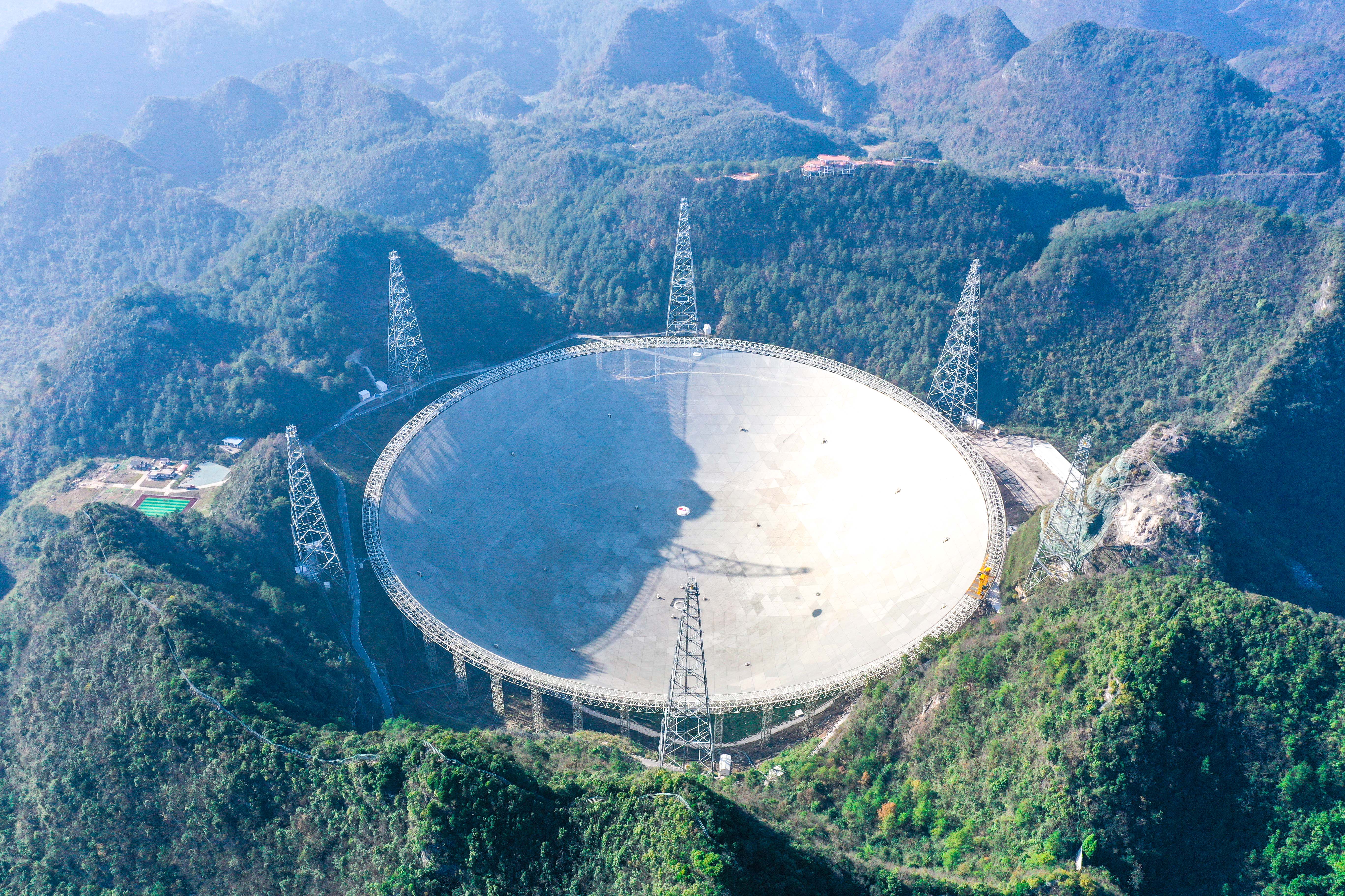 新华全媒巡天探宇解密星空中国天眼重磅成果亮点解析