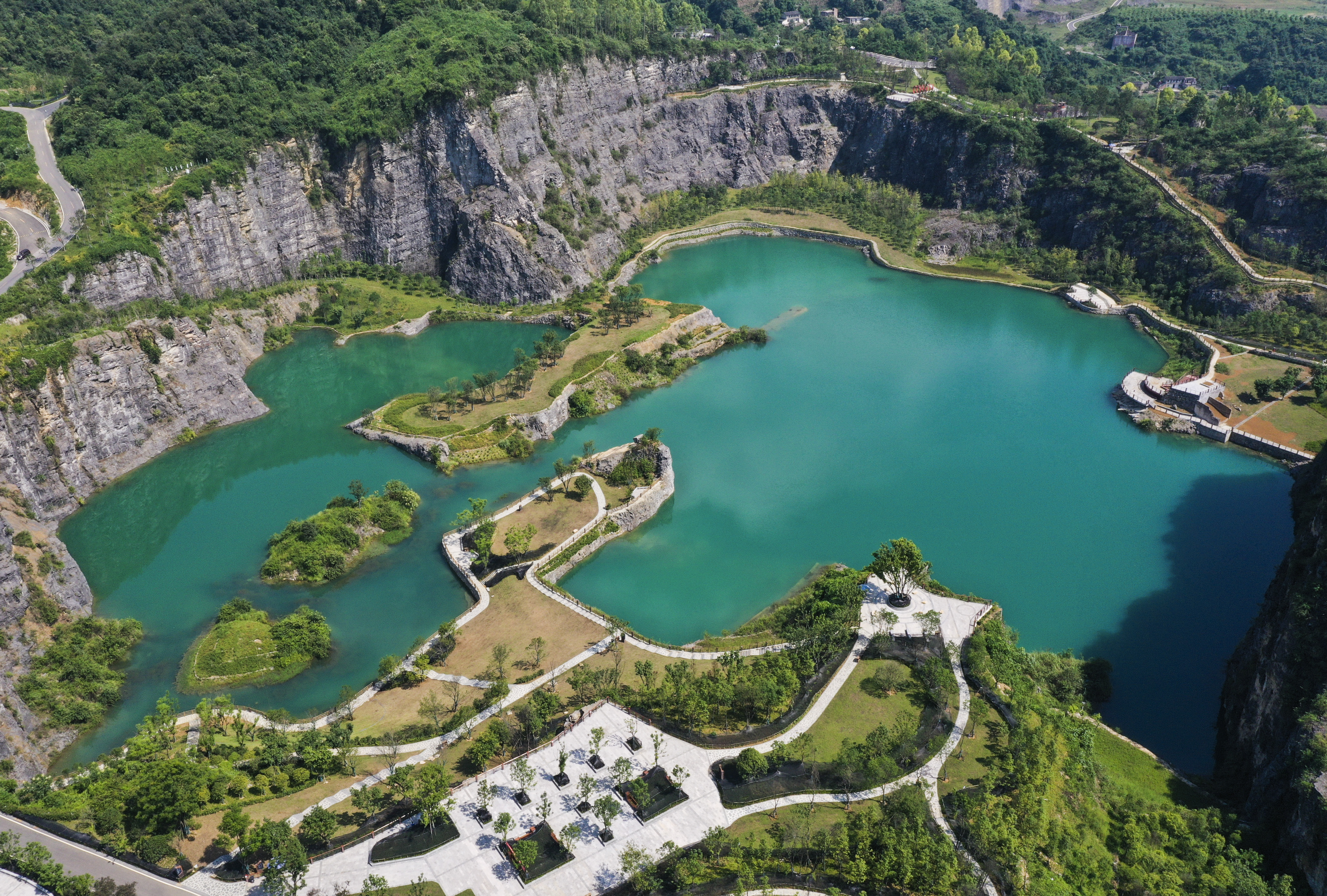 图为铜锣山矿山公园景象(无人机照片).
