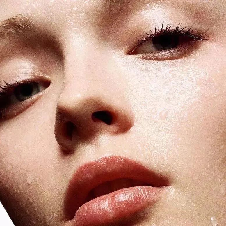 从十几岁就开始用的化妆水 原来一直用错了啊