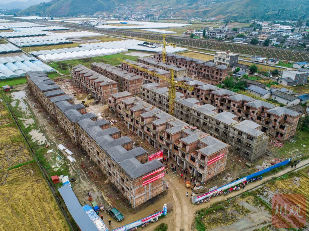 西昌市首个白鹤滩又一移民安置点封顶