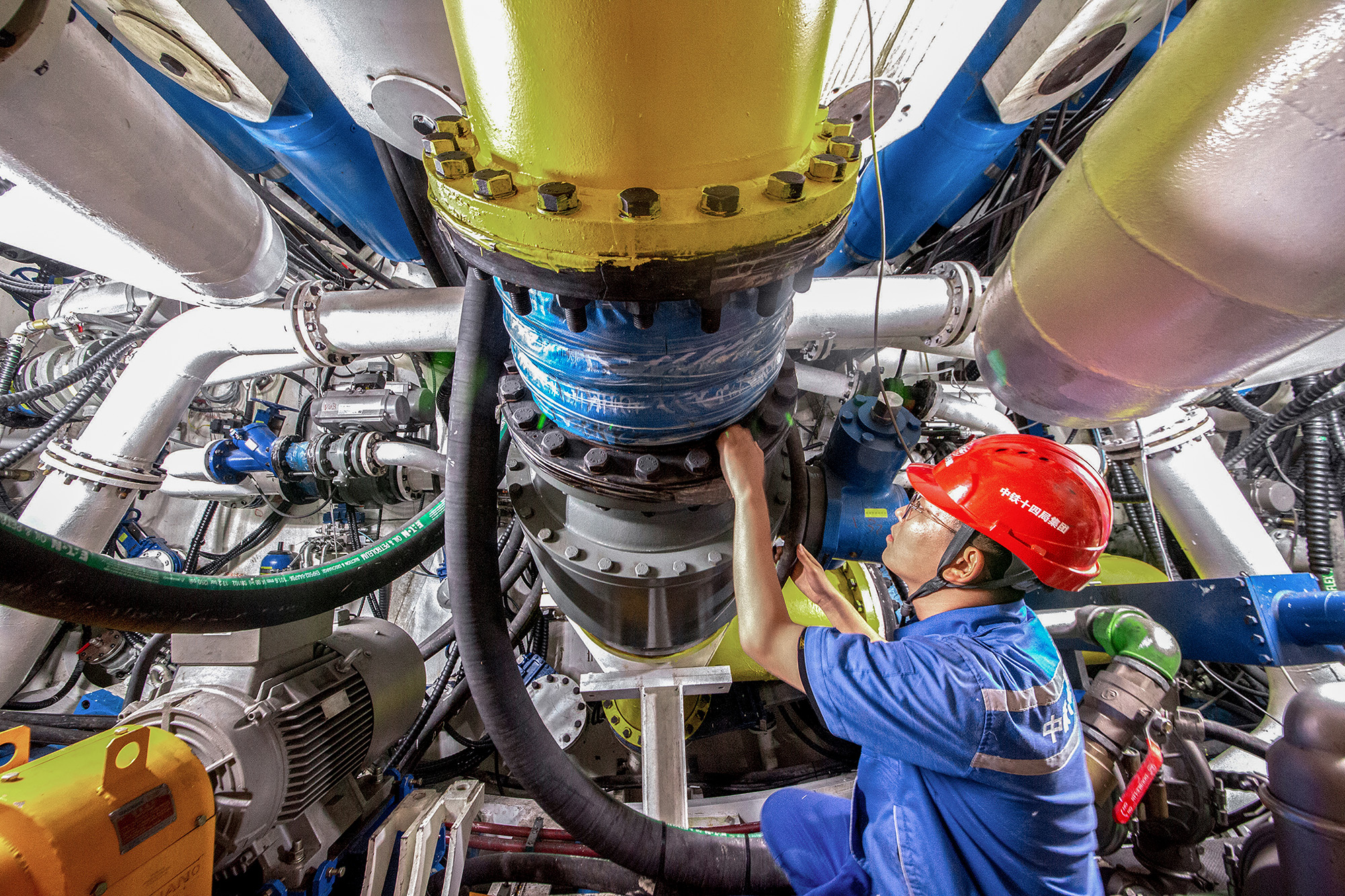 京华号盾构机成功穿越风险源