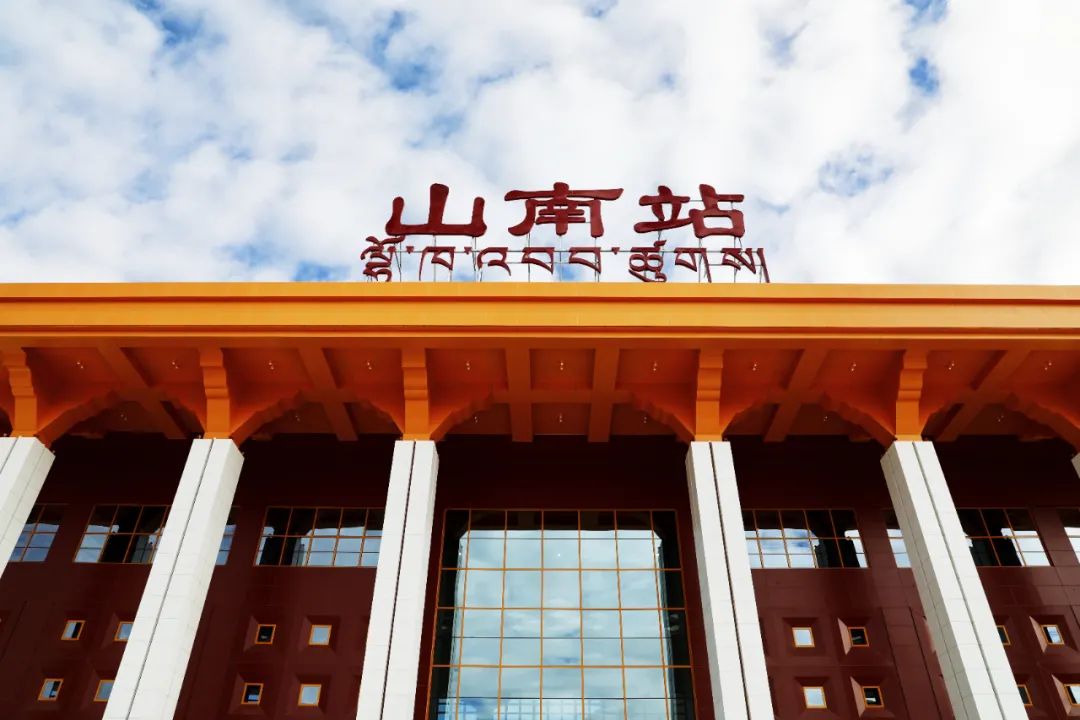 骄傲复兴号开进西藏实现31省区市全覆盖