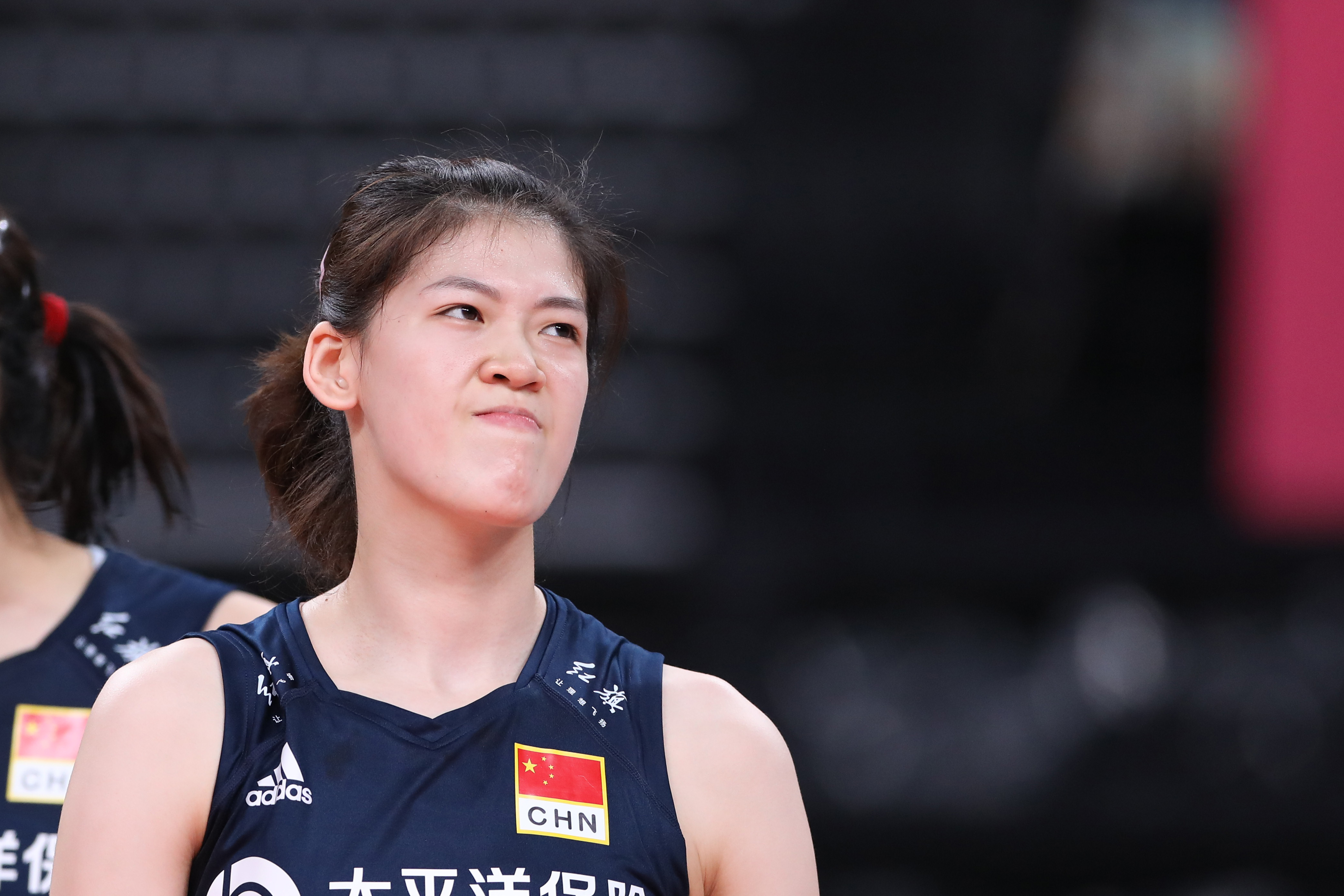 5月1日,在东京奥运会测试赛中,中国队球员李盈莹在比赛间隙