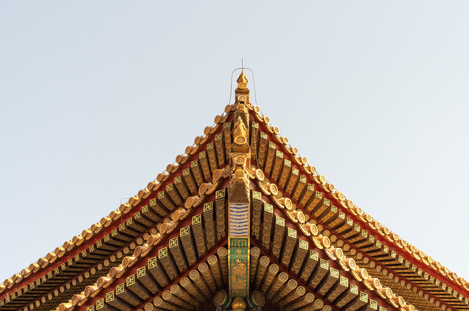 答案是一只只小小的斗拱.