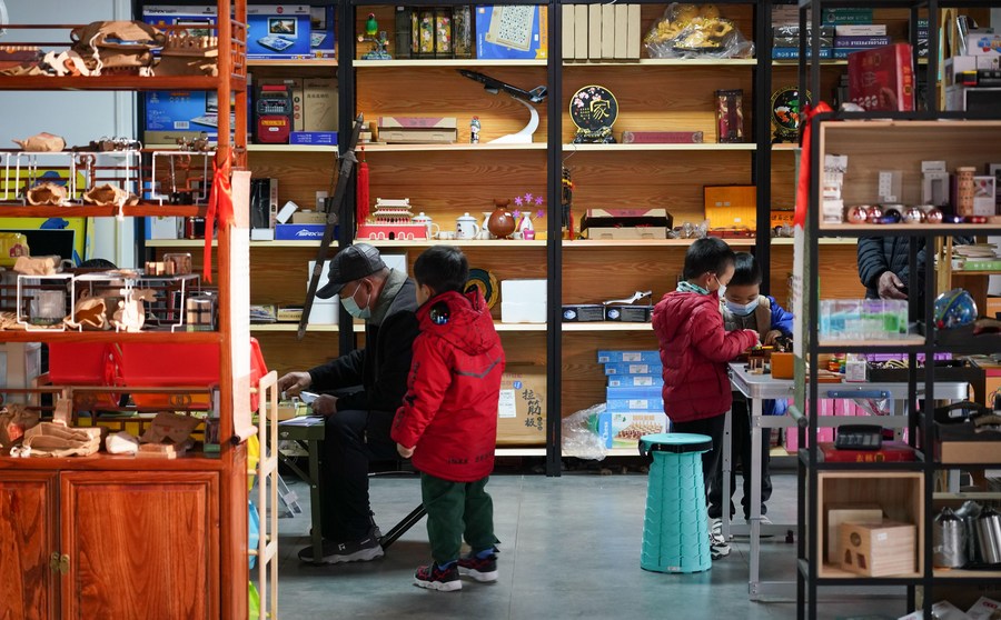 北京有家老年玩具店银发族的潮玩店和解忧铺