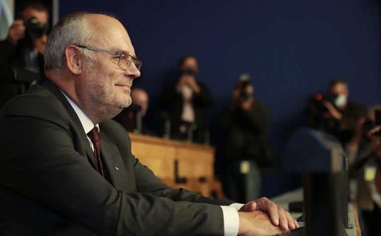 阿拉尔卡里斯当选爱沙尼亚新总统