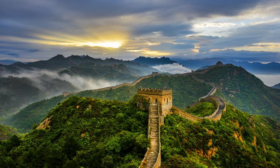 许多中国人梦想走遍960多万平方公里的锦绣大地,看遍祖国大好河山