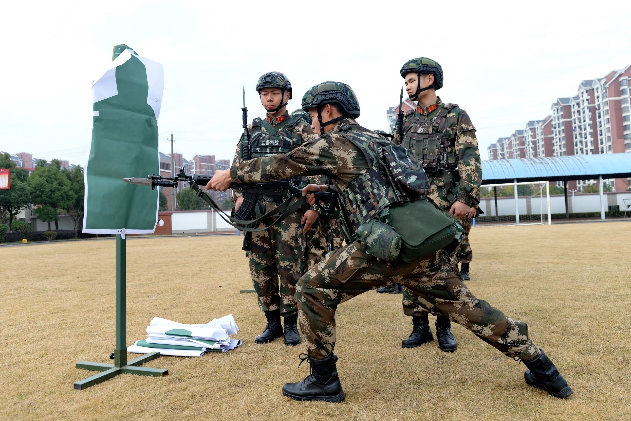 武警部队训练图片