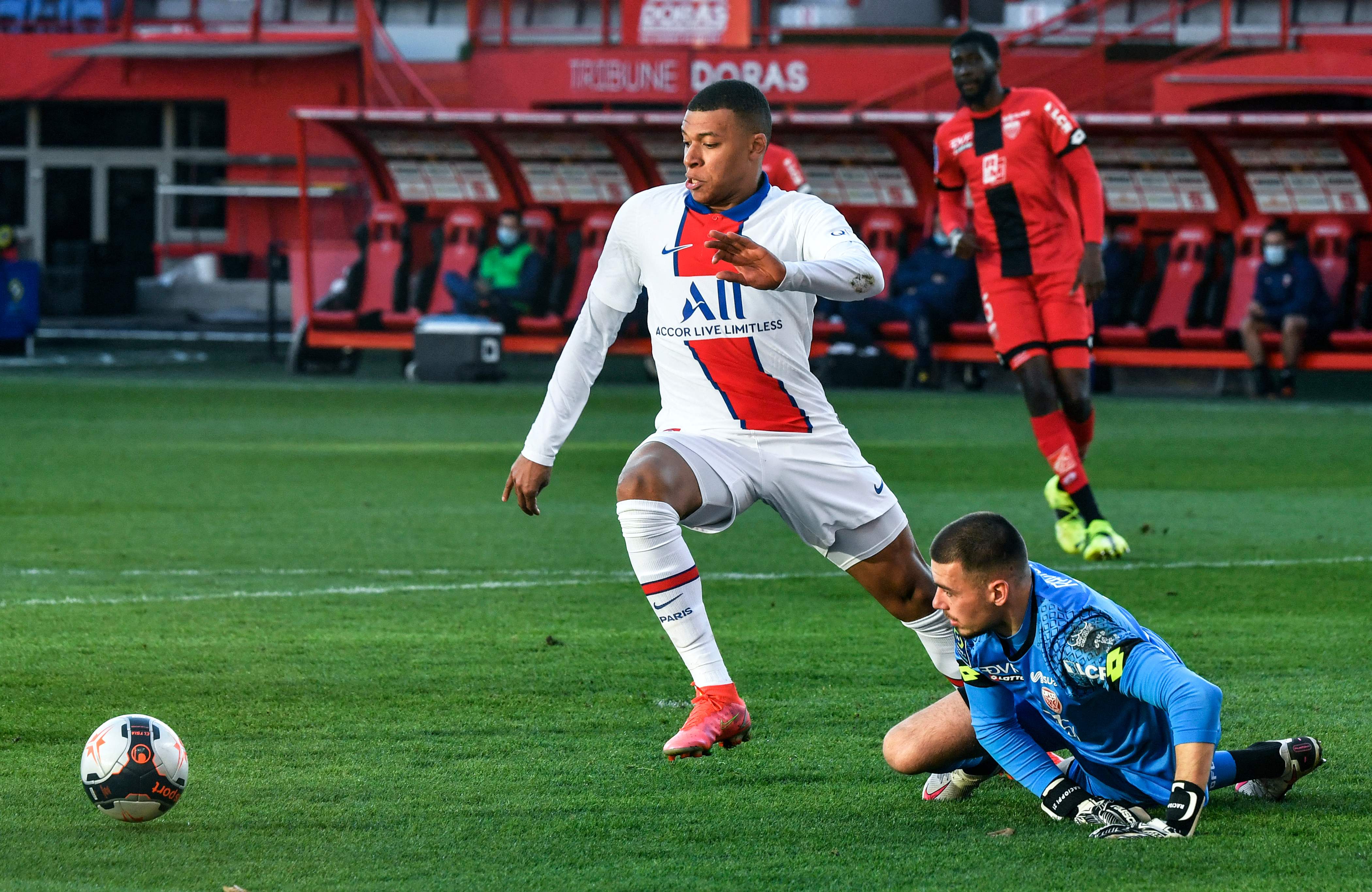 法甲姆巴佩双响大巴黎大胜第戎