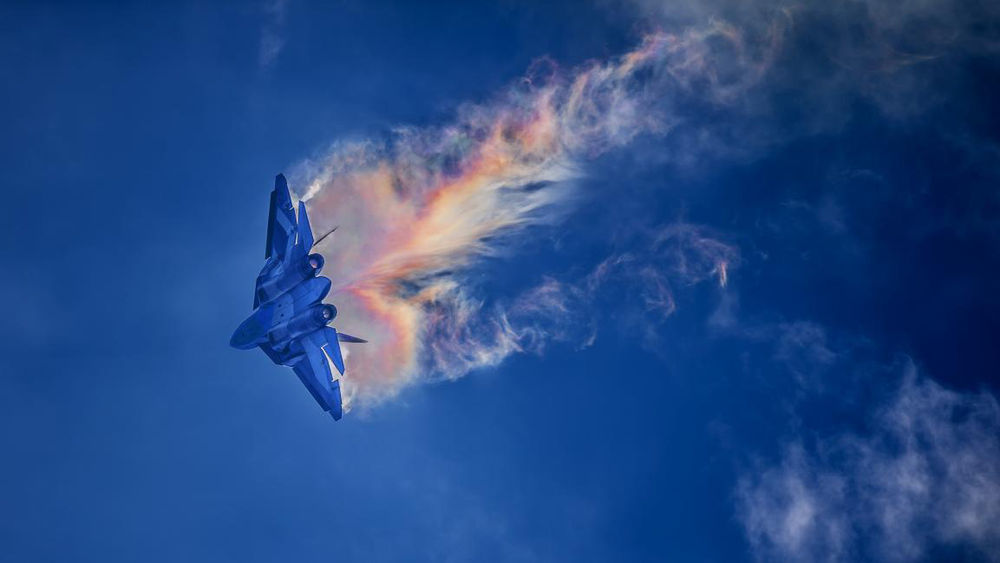 起舞蓝天的航空摄影师徐小丹 - 封面新闻