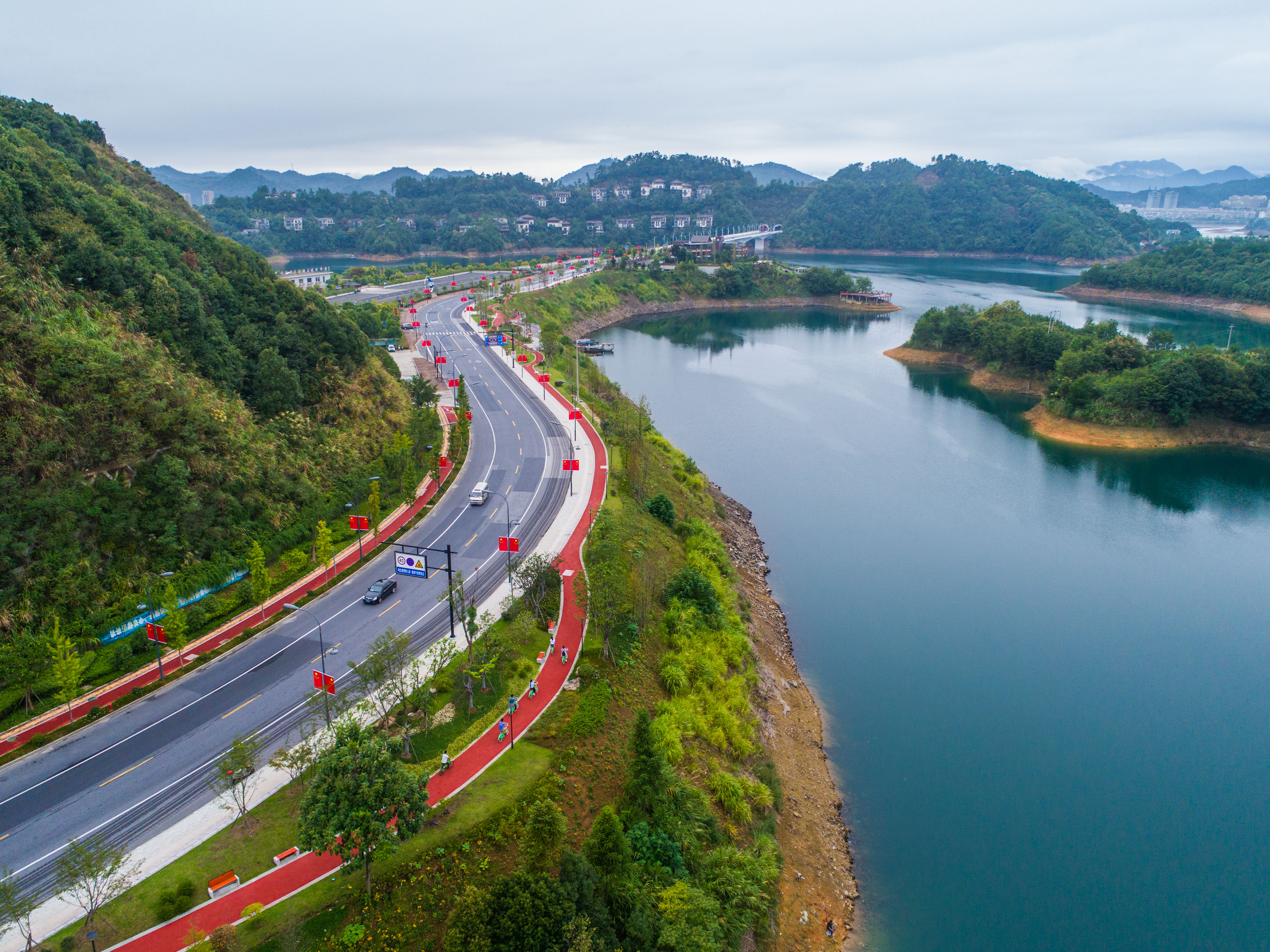 绿水青山就是金山银山浙江千岛湖的生态和谐之道